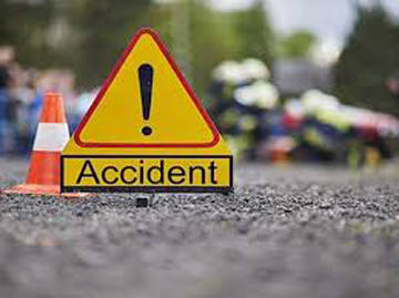 Cars Collided in Madhya Pradesh बोलेरो और स्विफ्ट कार की भिड़ंत में चार घायल