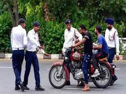 Helmet Campaign IN MP:हेलमेट को लेकर लापरवाही करने वालों पर एक्शन,अभियान के दौरान काटे एक लाख चालान