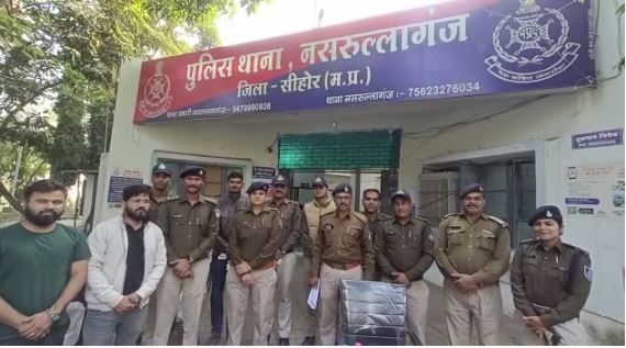 नसरुल्लागंज पुलिस ने दुकानों में की गई चोरी का किया खुलासा, चार आरोपी गिरफ्तार