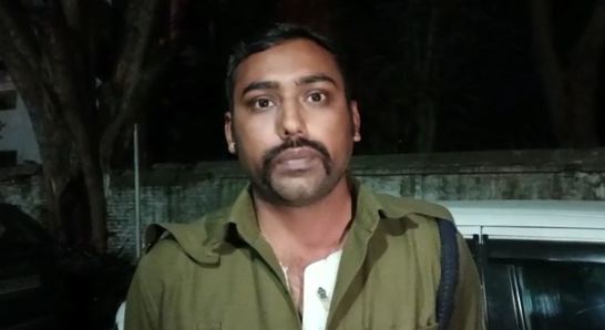 <strong>पुलिसकर्मी के साथ भाजपा नेता और उसके साथी ने की मारपीट, वीडियो हुए वायरल</strong>