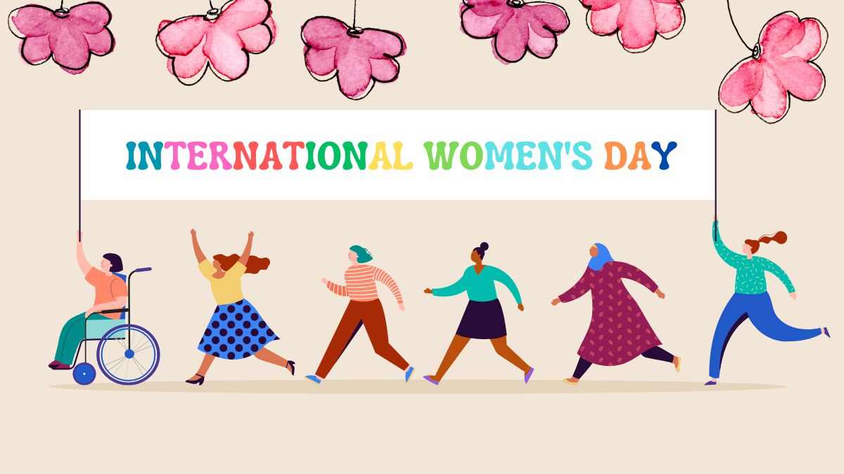 Women’s day 2023: मध्यप्रदेश कि ये महिलाएं चलाती हैं हाथों से लिखा समाचार पत्र