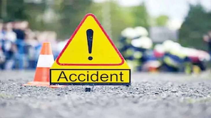 MP ACCIDENT: मोई बाबा डूंगर के रास्ते पर अनियंत्रित होकर पलटी ट्रैक्टर ट्रॉली, 3 की मौत 8 घायल