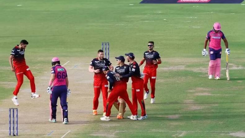 RR vs RCB: आरसीबी से मिली 112 रन से हार, प्लेऑफ की रेस से बाहर होने के कगार पर राजस्थान