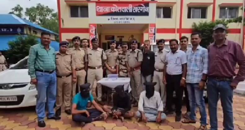 Khargone: पुलिस को मिली बडी सफलता, 8 लाख की लूट करने वाला चड्डी -बनियान गैंग गिरफ्तार