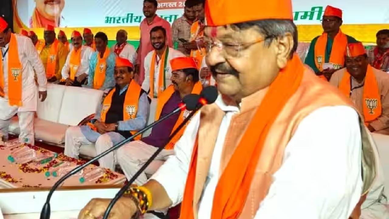 Kailash Vijayvargiya: दिग्विजय सिंह के दंगे के बयान पर सियासत तेज, कैलाश विजयवर्गीय ने किया पलटवार