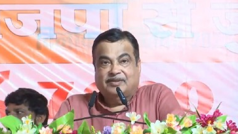 Nitin Gadkari: जन आर्शीवाद यात्रा के आखिरी रथ को राजमार्ग मंत्री नितिन गडकरी ने किया रवाना, जनता के मांगों को भी किया पूरा