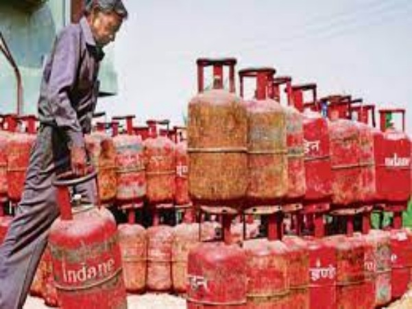 LPG Cylinder: PM मोदी का ऐलान, उज्ज्वला योजना के तहत गैस सिलेंडर 600 रुपये में