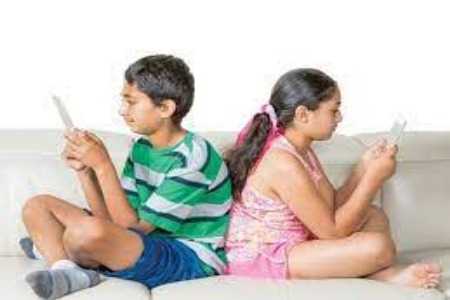 Social Media Addiction: बच्चों को लग रही सोशल मीडिया की लत, जानें इसके नुकसान