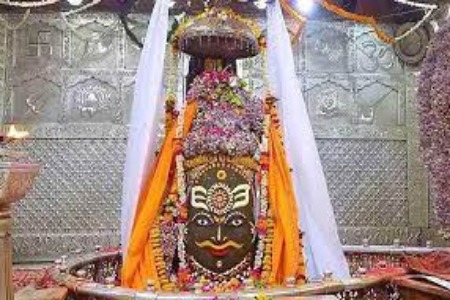 Mahakal Temple: महाकाल मंदिर में नेताओं को नहीं मिलेगा कोटा, आम जनता को हुआ फायदा