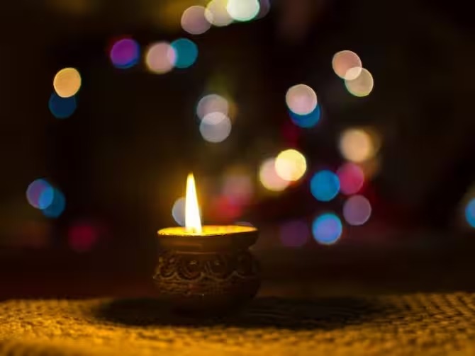 Diwali 2023: विदेशों में दिखी दिवाली की धूम, ऐसे कर रहे हैं लोग सेलिब्रेट