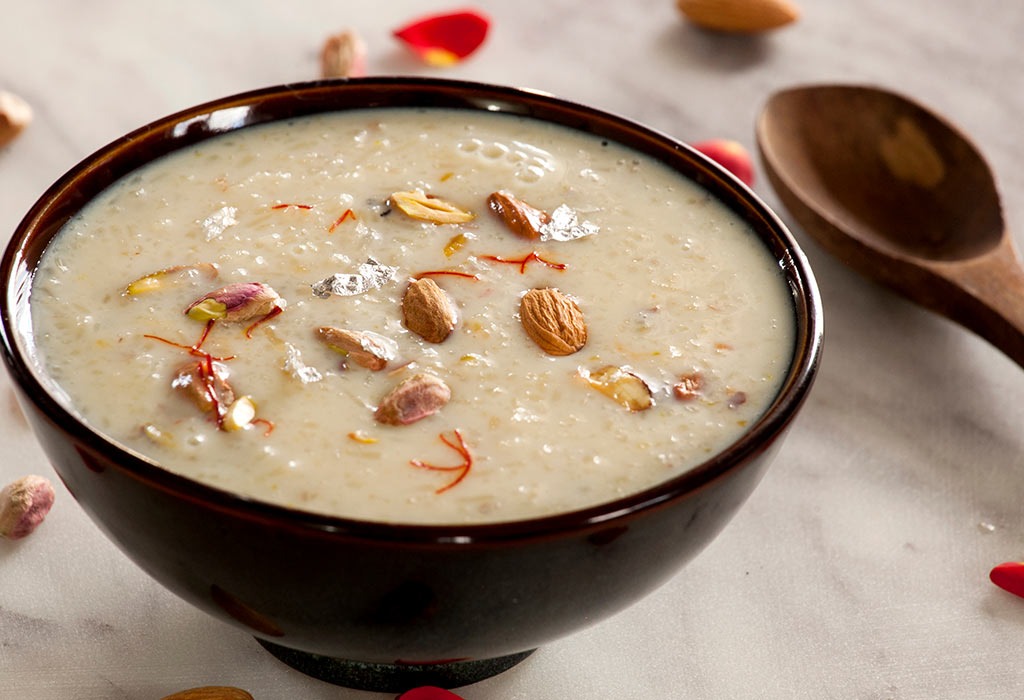 Gur Ki Kheer Recipe: सर्दियों में बनाएं गुड़ की खीर, उंगलियां चाटते रह जाएंगे लोग