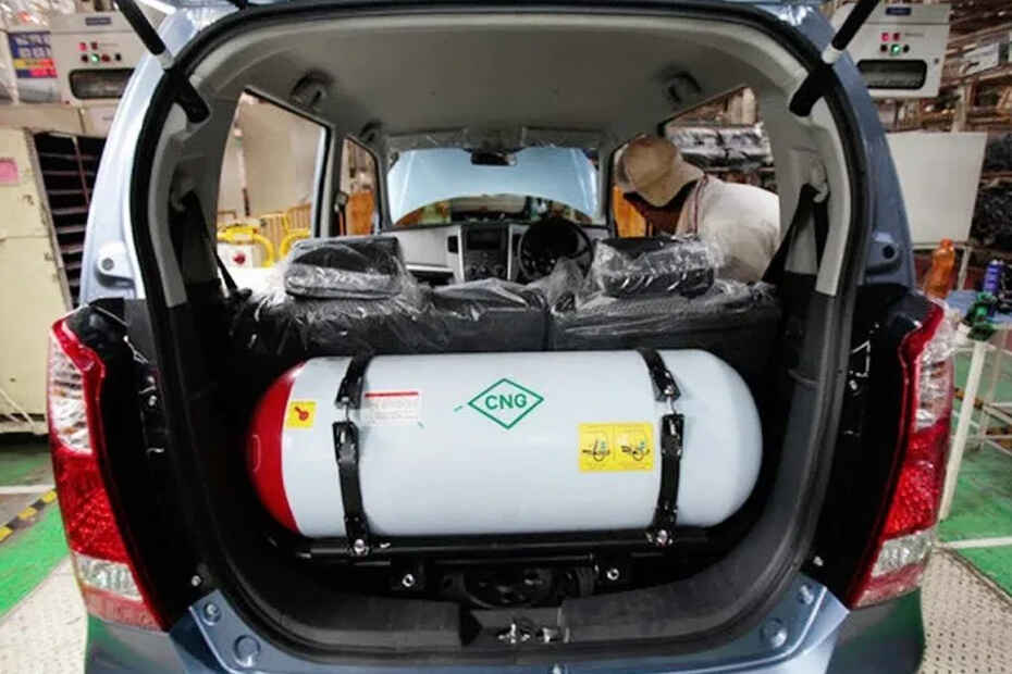 CNG Kit Installation: कार में CNG किट लगाते समय इन बातों का रखें ख्याल, वरना क्‍लेम से धो बैठेंगे हाथ 