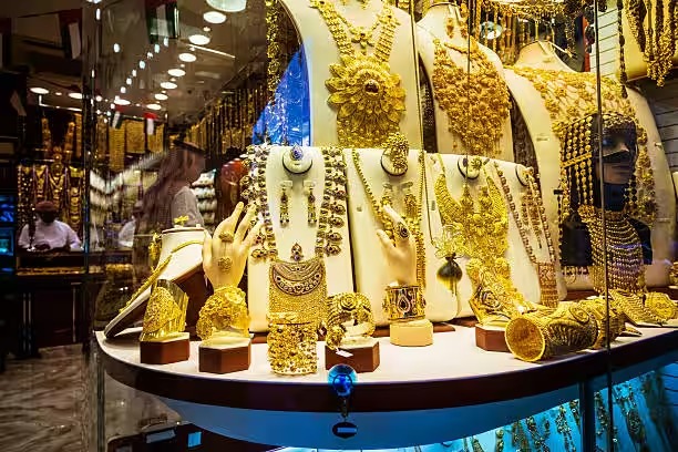 Gold At Record High: सोना हुआ सबसे महंगा, कभी नहीं बढ़े इतने दाम