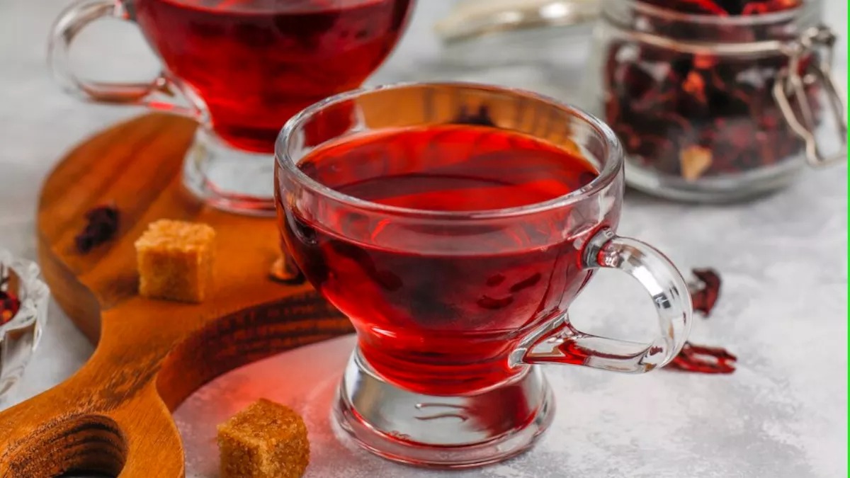 Red Tea For Health: रेड हॉट ड्रिंक सेहत के लिए है फायदेमंद, जानिए कैसे बनाएं