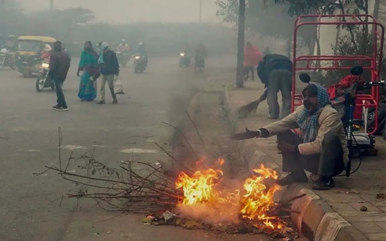 MP Weather Update: MP में गिरा तापमान, IMD ने जारी किया बारिश का अलर्ट, जानें अपने शहर का हाल