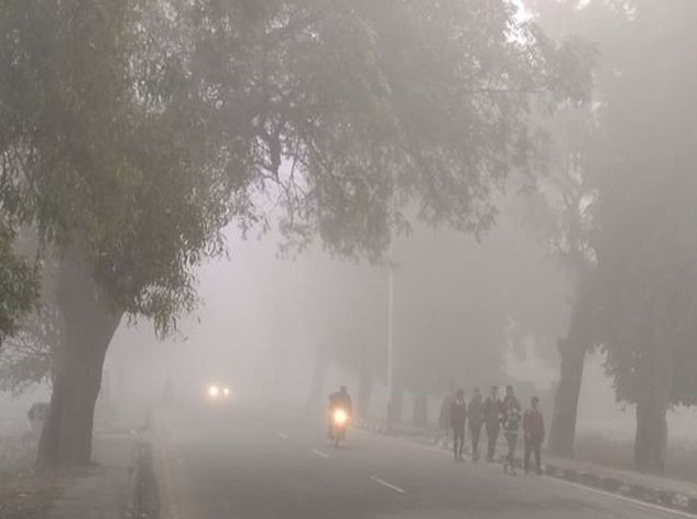 MP Weather Update: सर्द हवाओं से ठिठुरा MP, प्रदेश में 6 डिग्री पहुंचा पारा, जानें अपने शहर का हाल