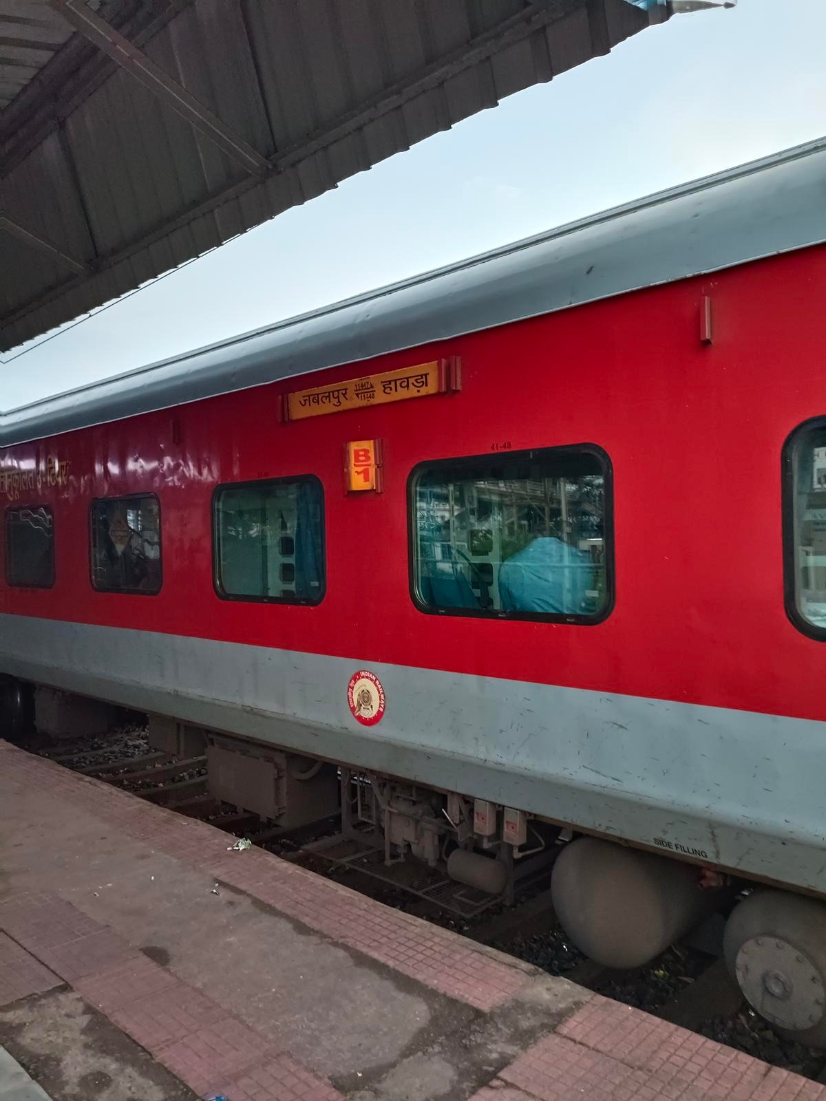 Railway New Rule: रेलवे ने यात्रियों को दी बड़ी सौगात, AC कोच मेें मिलेगी ये सुविधा