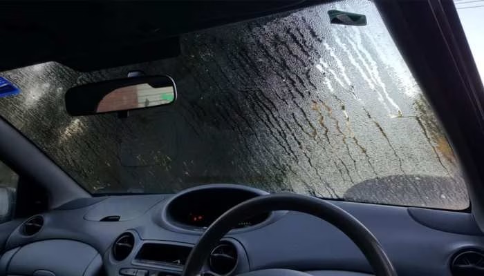 Winter Tips: सर्दियों में कार की Windshield पर जमने वाली भाप से हैं परेशान तो इस ट्रिक से हटाएं