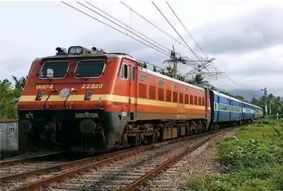 MP Railway News:  न्यू ईयर में MP से गुजरने वाली दक्षिण भारत की 18 ट्रेनें रहेंगी रद्द, चेक करें लिस्ट