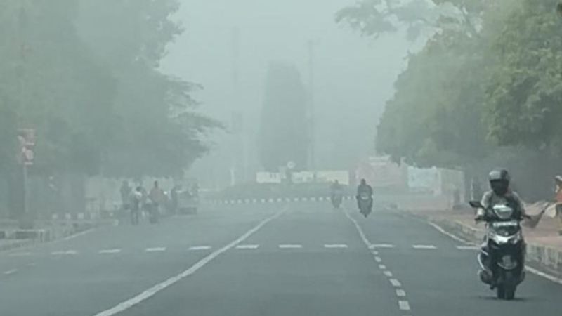 MP Weather: मध्य प्रदेश बर्फीली हवाओं की चपेट में, सिवनी-खजुराहो में शीतलहर का अलर्ट