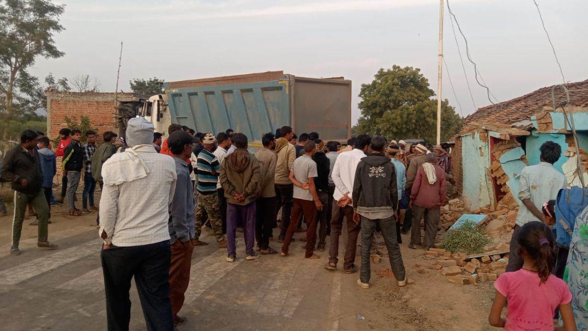 katni Accident: कटनी में हादसा! अनियंत्रित डंपर घर में घुसा, 2 की मौत और 2 घायल