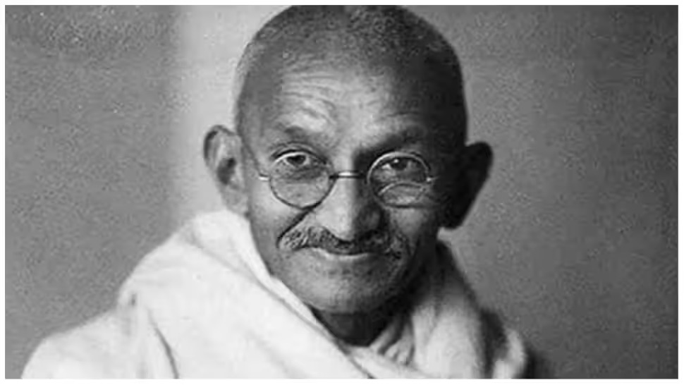 Mahatma Gandhi Death Anniversary: महात्मा गांधी की 76वीं पुण्यतिथि आज, पढ़ें ये कोट्स