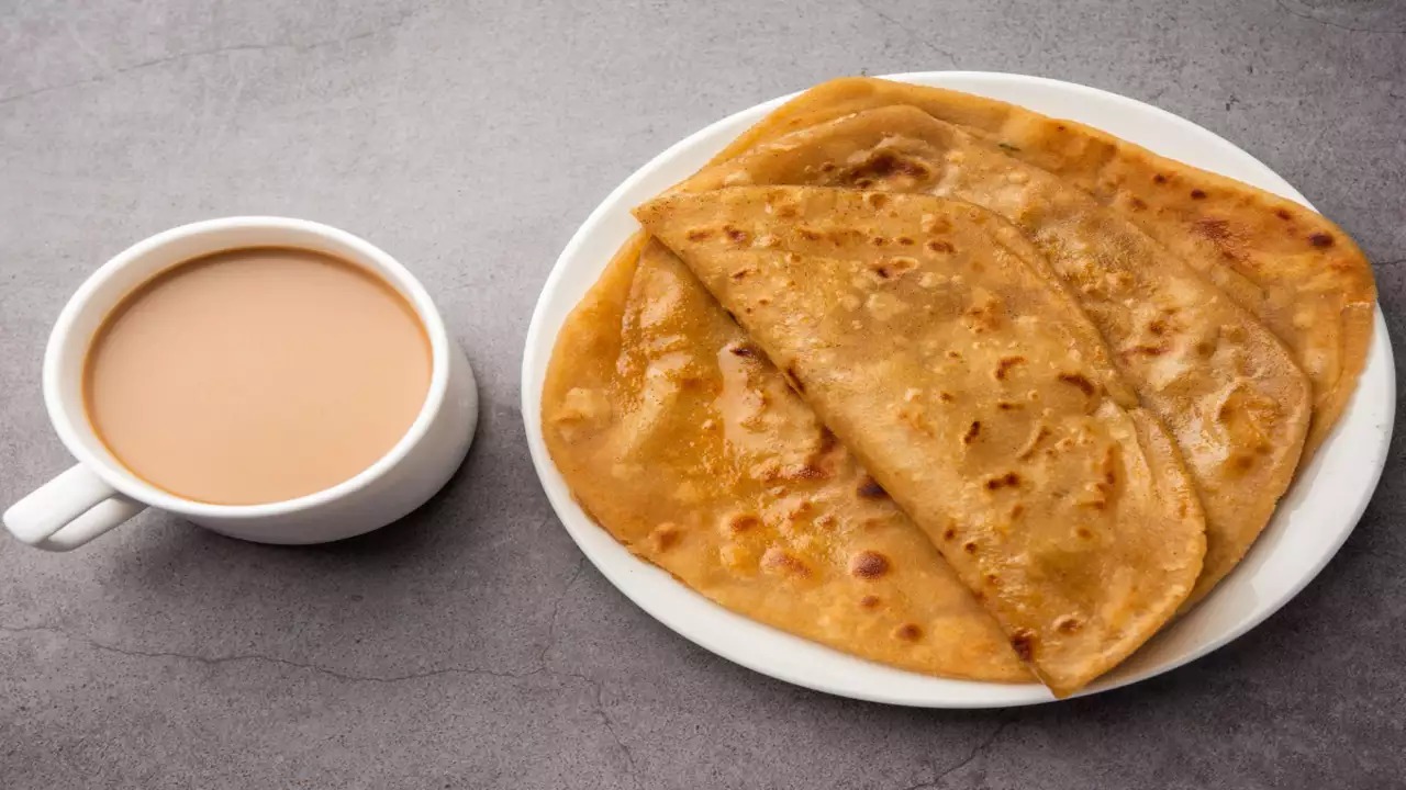 Tea Paratha Combination: नाश्ते में चाय और पराठा खा कर होती है दिन की शुरूआत तो जान लें इसके नुकसान 