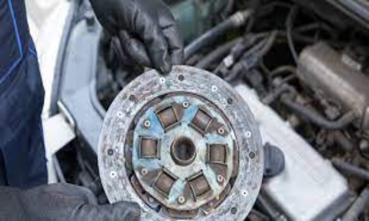 Car Clutch Plate: आखिर क्यों होती है कार की क्लच-प्लेट जल्दी खराब? जानने के लिए पढ़ें पूरी खबर