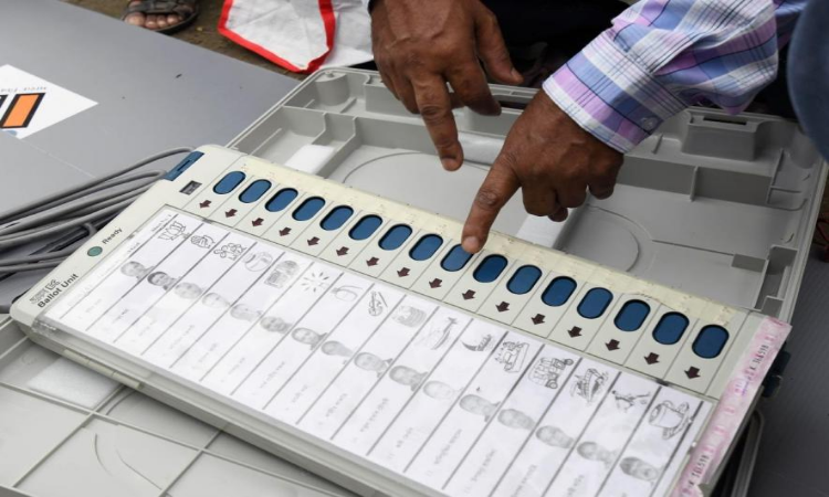 New Delhi: कांग्रेस के पत्र को इलेक्शन कमिशन ने किया खारिज, EVM को लेकर कही बड़ी बात