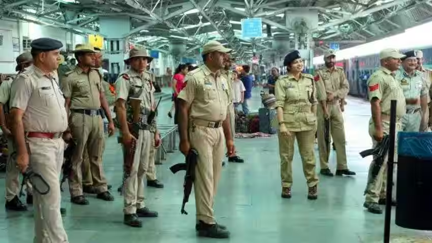 RPF Constable Recruitment Bharti 2024: खुशखबरी! RPF के हजारों पदों पर निकली भर्ती, जानें कैसे करें अप्लाई 