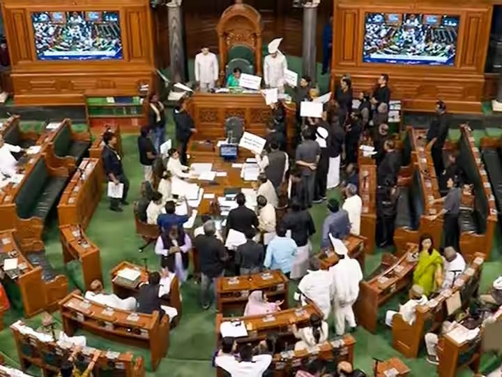 Budget Session: आज सदन में पेश होगा बजट, विपक्ष कर सकता है हंगामा