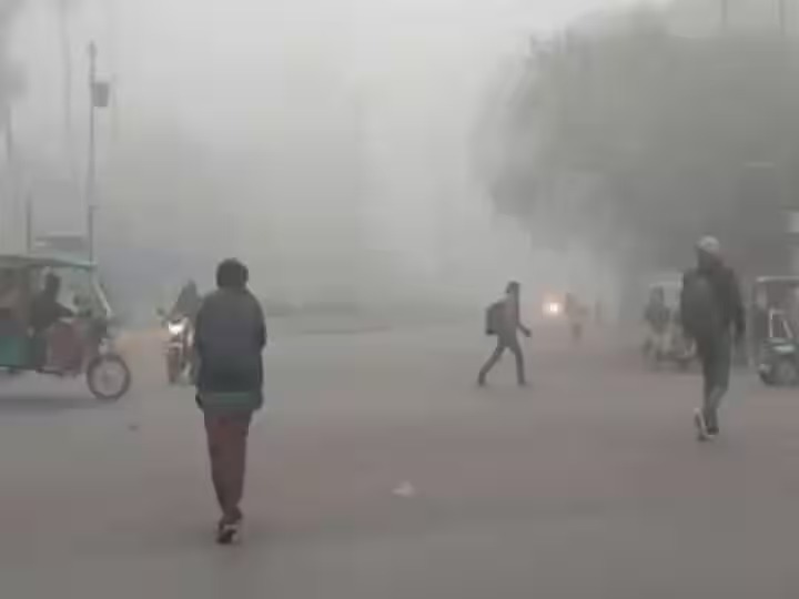 MP Weather: भोपाल में लुढ़का पारा, कई जिलों में बारिश के आसार, जानें मौसम अपडेट