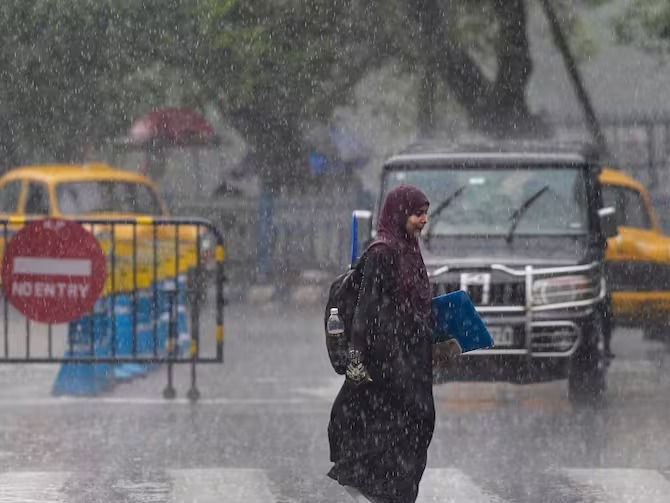 MP Weather Update: MP में ठंड के साथ बारिश का कहर, कई जिलों में ओले गिरने की संभावना, जानें मौसम अपडेट