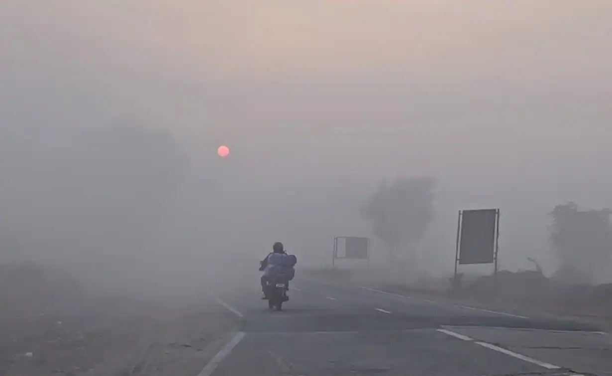 MP Weather: MP के कई जिलों में ओले के साथ बारिश, घना कोहरा छाया, जानें मौसम की अपडेट