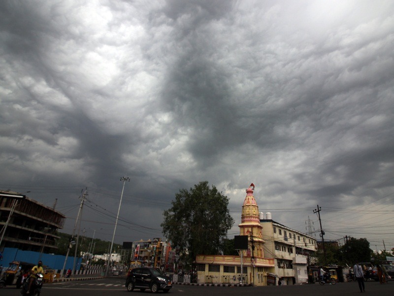 MP Weather Update: प्रदेश में ओले गिरने से बढ़ी ठिठुरन, कई जिलों में बारिश का अलर्ट, जानें मौसम अपडेट