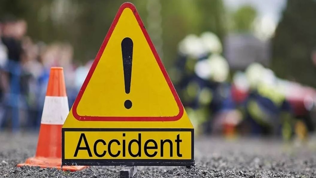 MP Accident: बड़वानी में हादसा! ट्रक और बस की भीषण टक्कर, 1 की मौत, कई लोग घायल