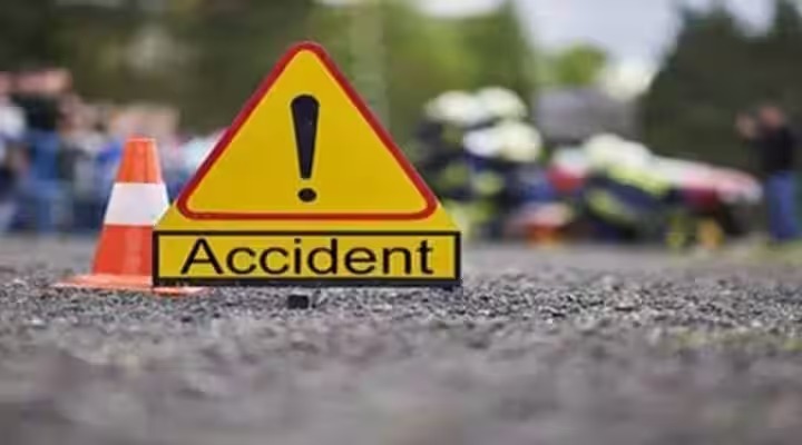 Gwalior Accident: बस और ट्रक की जोरदार टक्कर, कई घायल, 2 की हालत गंभीर