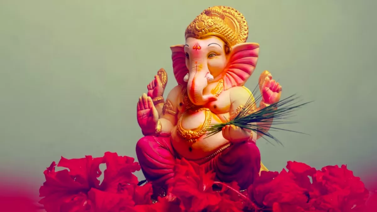 Ganesh Ji: घर पर गणेश जी की कर रहे हैं स्थापना तो जान लें जरूरी नियम