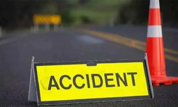 MP Accident: खरगोन में हादसा! कार ने बाइक को मारी टक्कर, 3 की मौत