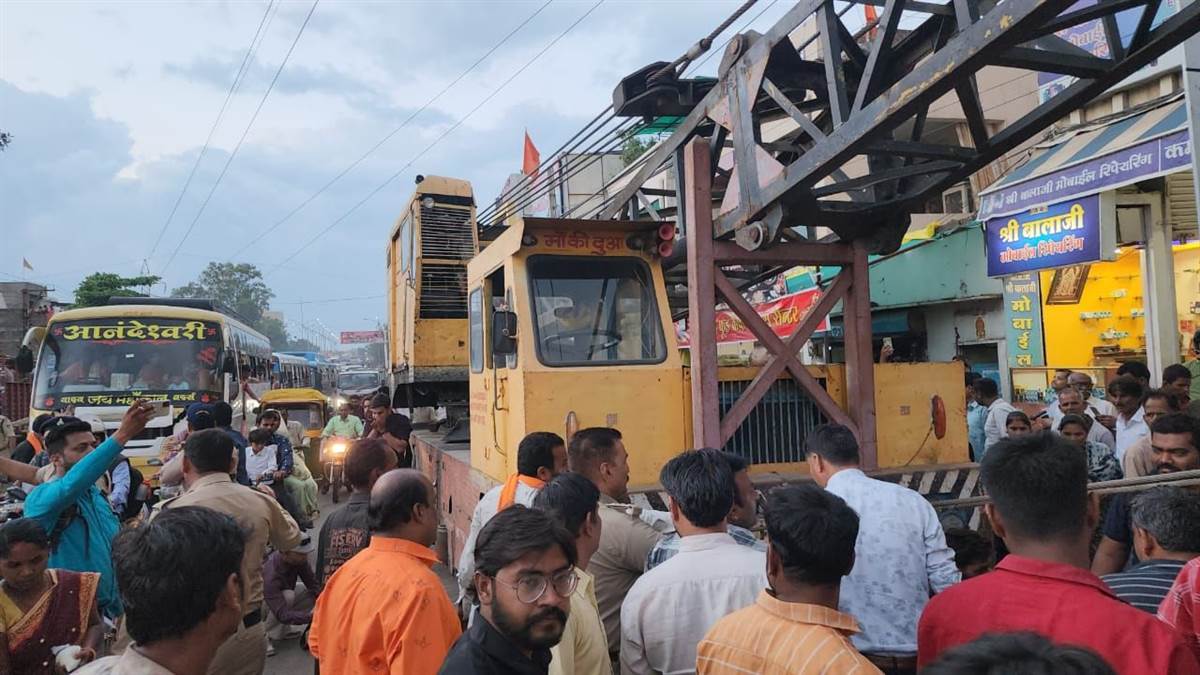 Indore Incident: इंदौर के व्यापारी की हत्या लोगों में गुस्सा, बाणगंगा मार्ग पर किया चक्का जाम