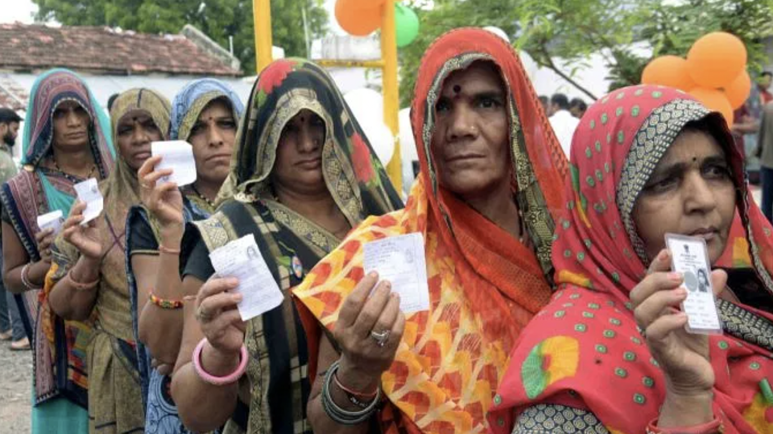 Voting in MP: ग्वालियर-चंबल में कांटे की टक्कर, रिकॉर्ड मतदान ने बढ़ाई उलझन