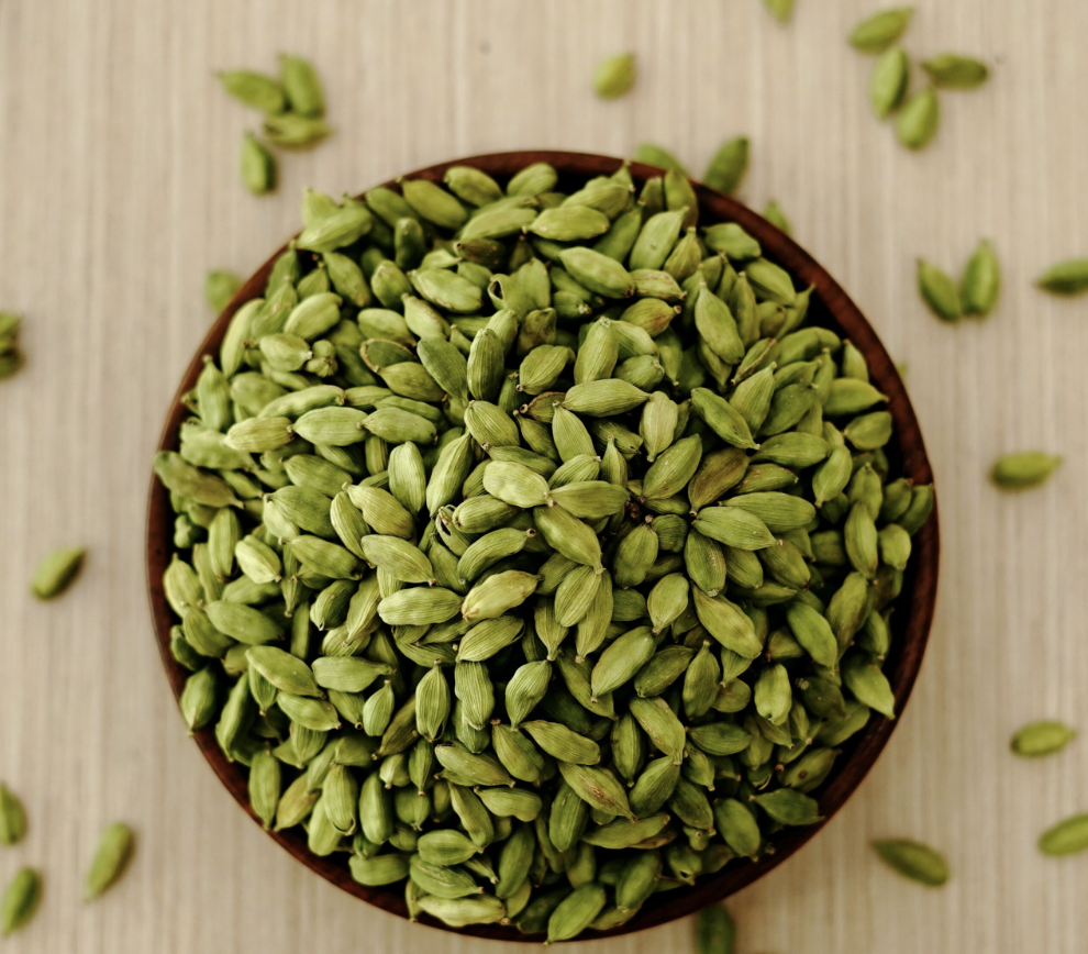 Cardamom Benefits: मसालों की रानी इलायची के ये 4 जबरदस्त फायदे जानकर हैरान रह जाएंगे आप