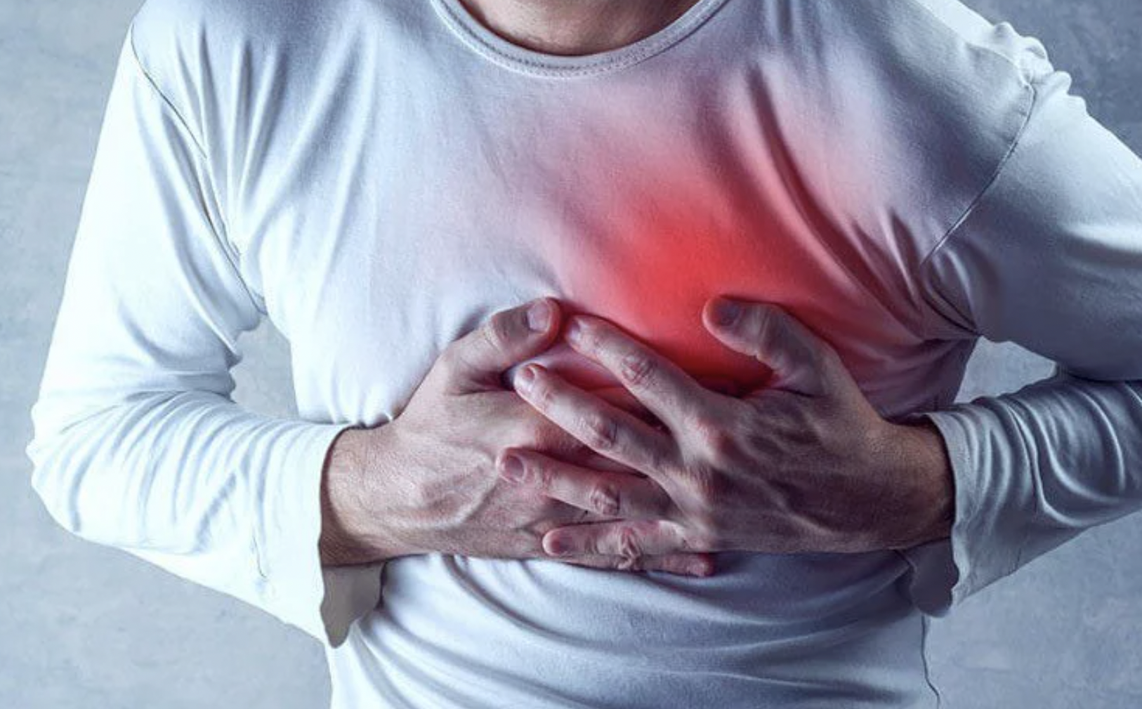 Chest pain: छाती में दर्द हार्ट अटैक की चेतावनी या आम समस्या? कैसे पहचानें संकेत