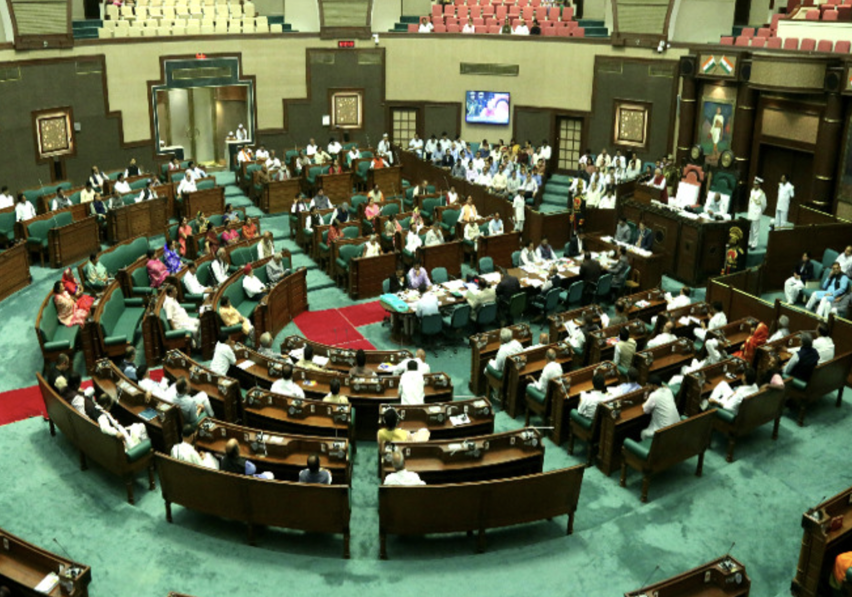 MP 6 Bills Passed: सदन में गोहत्या पर रोक सहित 6 महत्वपूर्ण बिल हुए पास