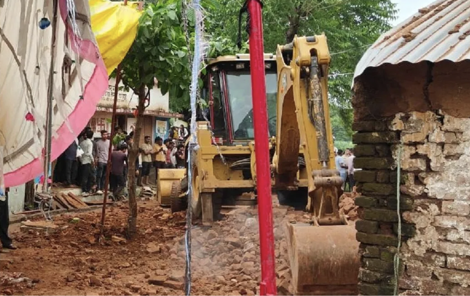 Wall Collapsed: मंदिर की दीवार गिरने से 9 मासूमों की मौत,CM ने जताया दुख, आर्थिक मदद का ऐलान