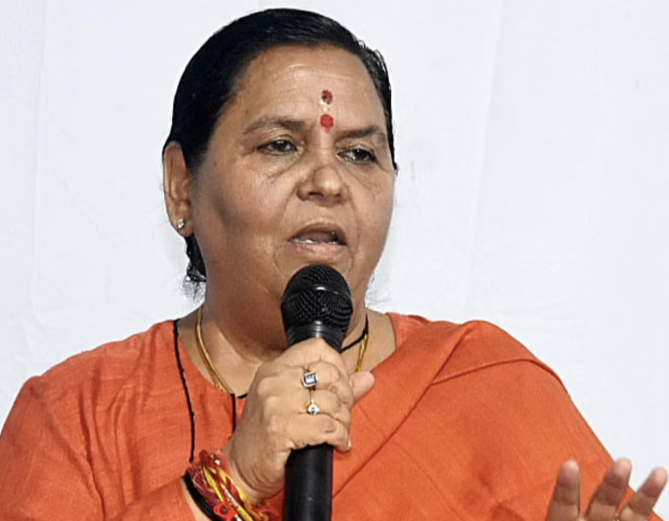 Uma Bharti On Bangladesh: उमा भारती ने कहा – “बांग्लादेश में हिन्दुओं का प्रदर्शन देख राहत मिली, विपक्ष क्यों है चुप… “