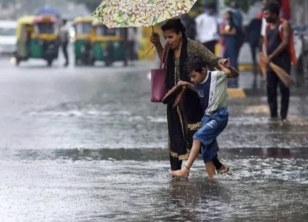 MP Weather Update: मध्य प्रदेश 10 जिलों में भारी बारिश की चेतावनी